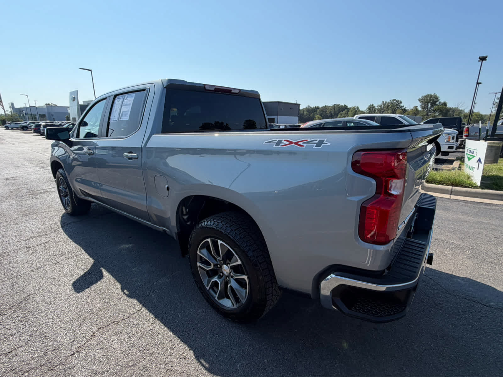 Used 2024 Chevrolet Silverado 1500 LT AWD/4WD image 4