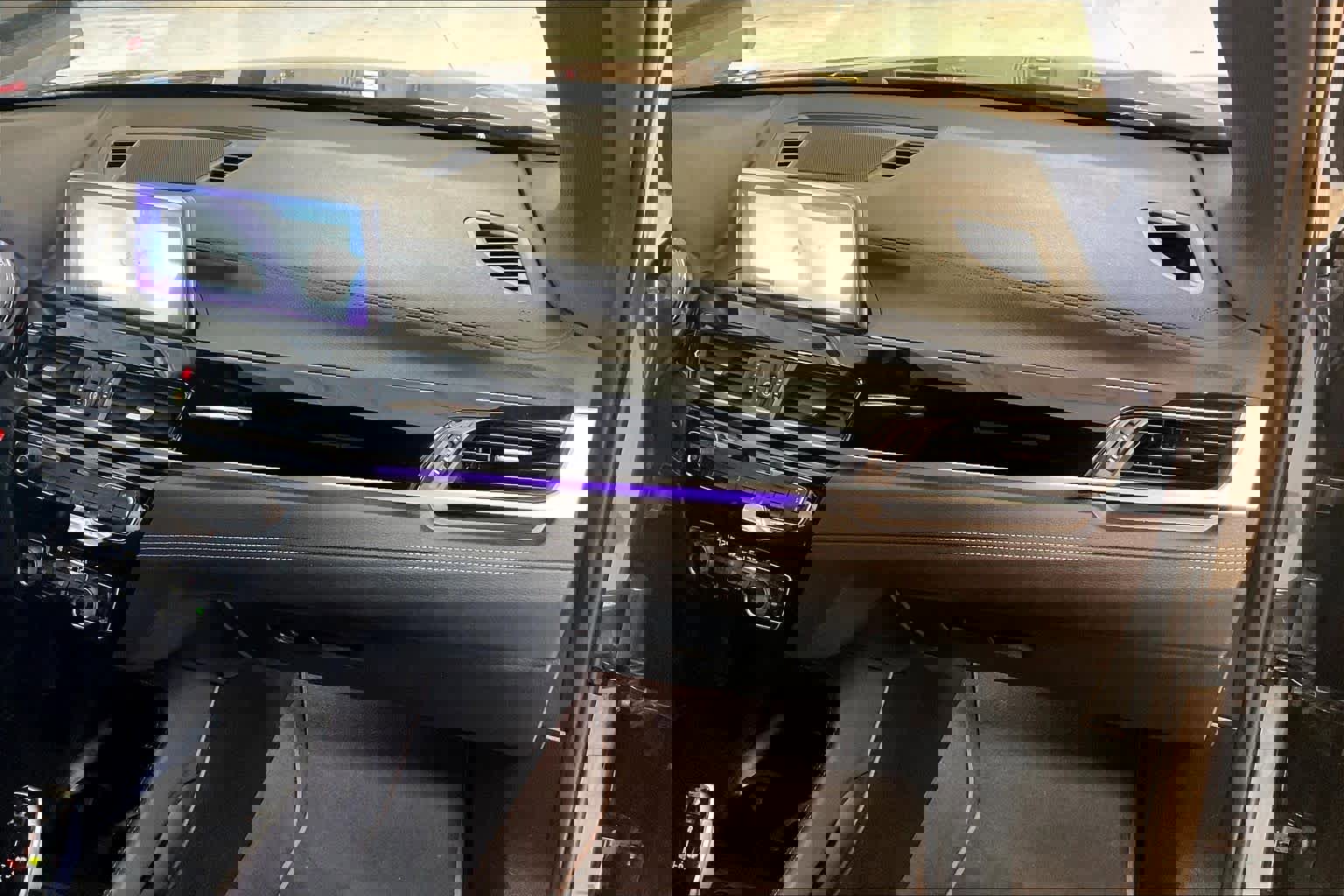 Used 2020 BMW X1 sDrive28i w/ Convenience Package image 17