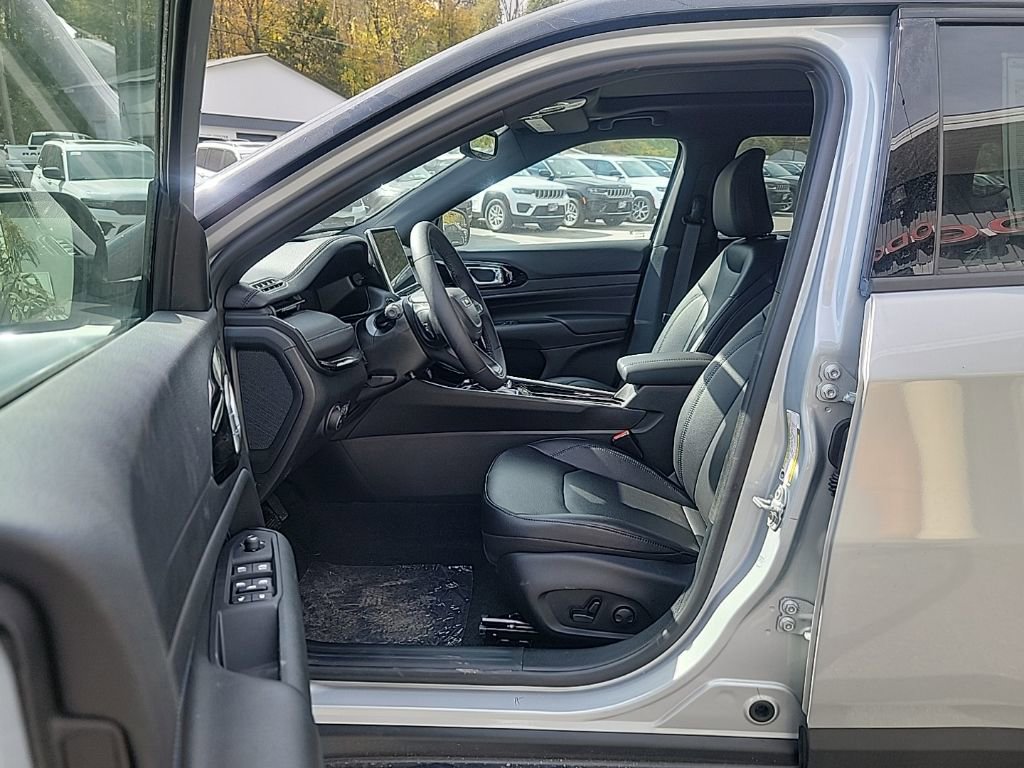 New 2026 Jeep Compass Limited w/ Sun, Sound & Navigation Group AWD/4WD image 6