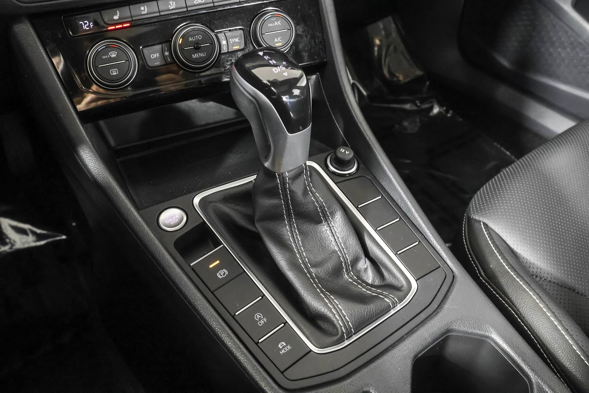 Used 2023 Volkswagen Jetta SEL image 33