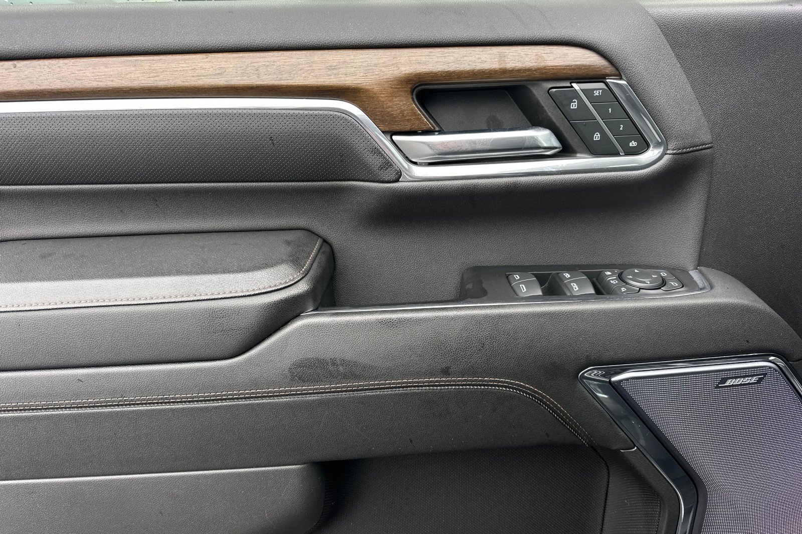 Used 2024 Chevrolet Silverado 2500 High Country w/ High Country Premium Package image 11