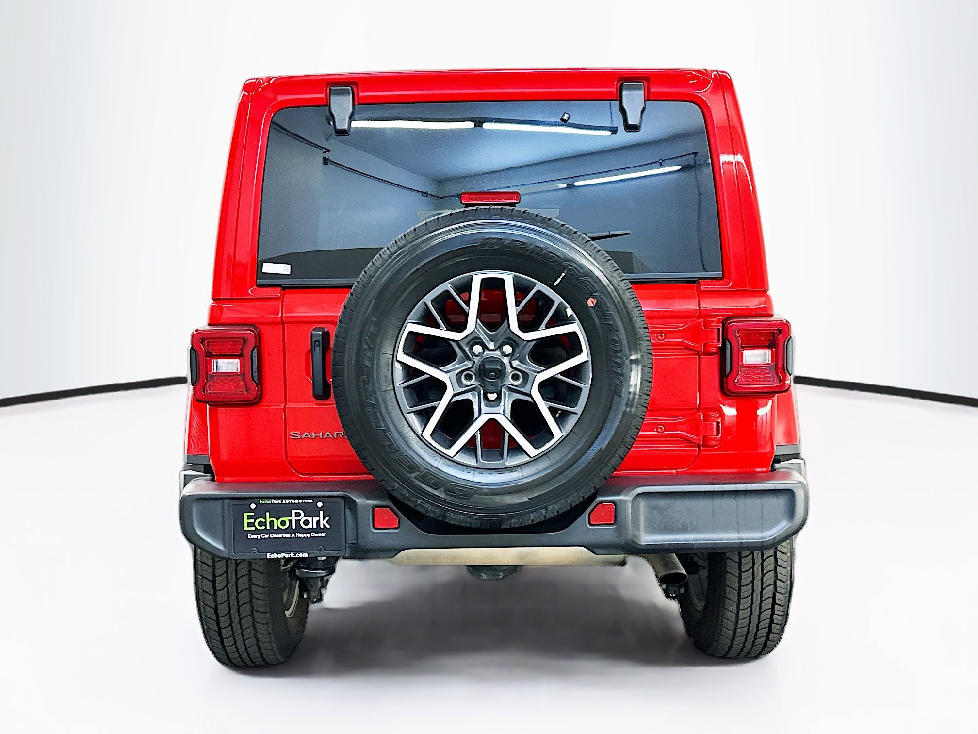 Used 2025 Jeep Wrangler Unlimited Sahara AWD/4WD image 7