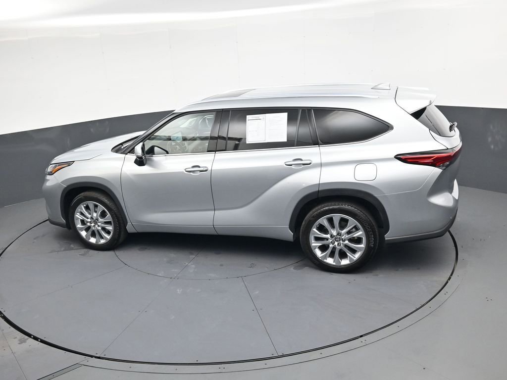 Used 2023 Toyota Highlander Limited image 30
