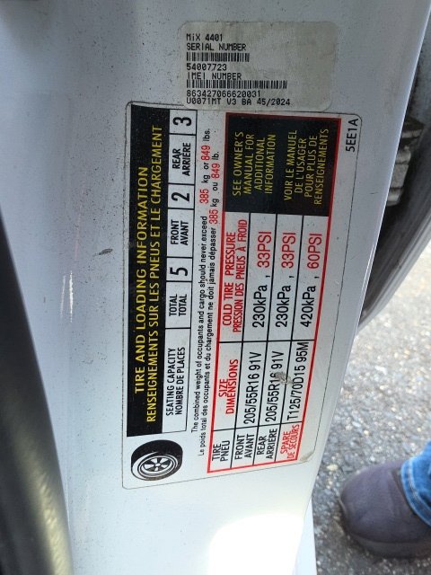 Used 2022 Nissan Versa SV FWD image 3