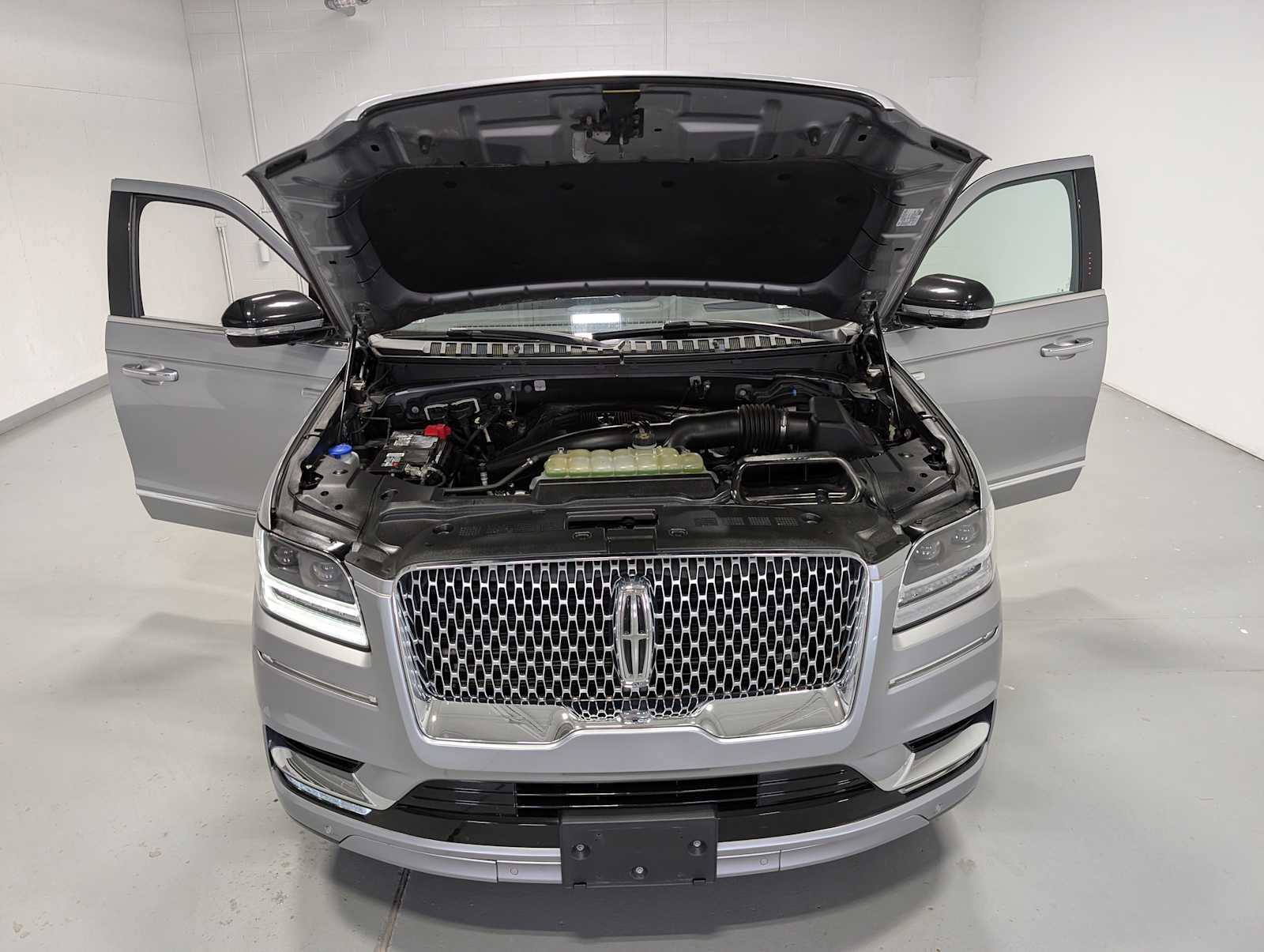 Used 2020 Lincoln Navigator L Reserve w/ Luxury Package AWD/4WD image 13