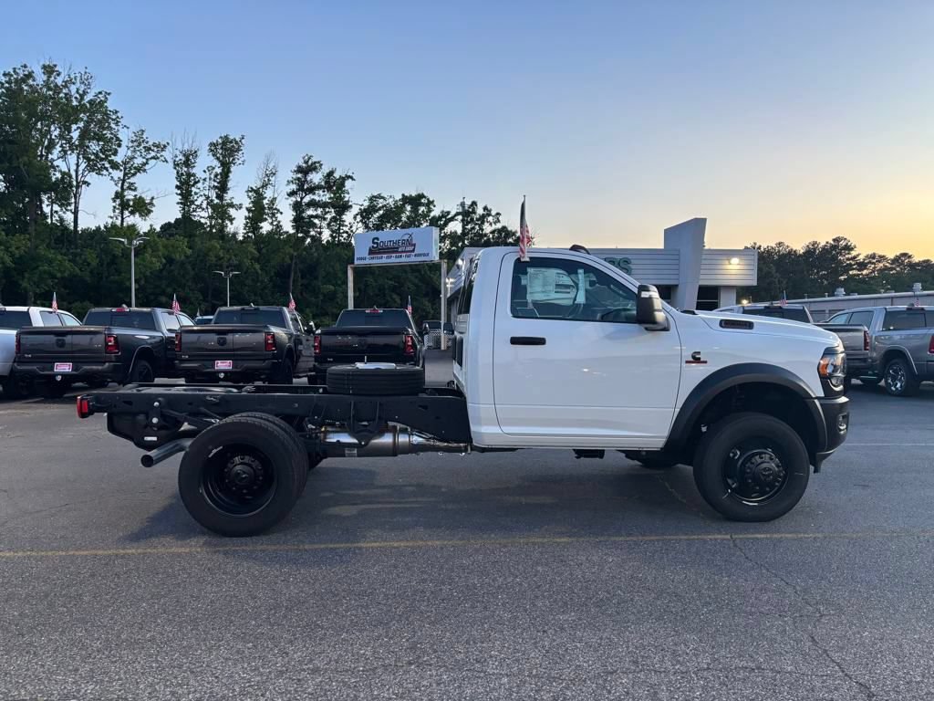 New 2024 RAM 5500 Tradesman w/ Safety Group AWD/4WD image 8