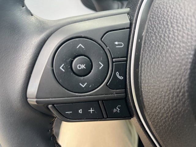 Used 2025 Toyota Corolla SE image 16