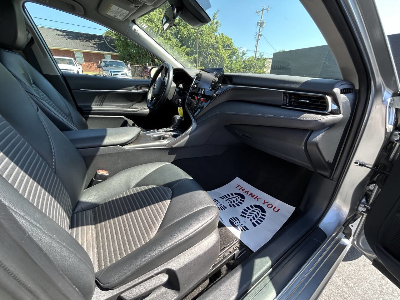 Used 2022 Toyota Camry SE image 19