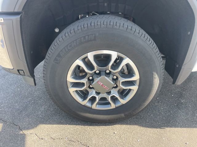 Used 2025 GMC Sierra 3500 Pro w/ Convenience Package image 9