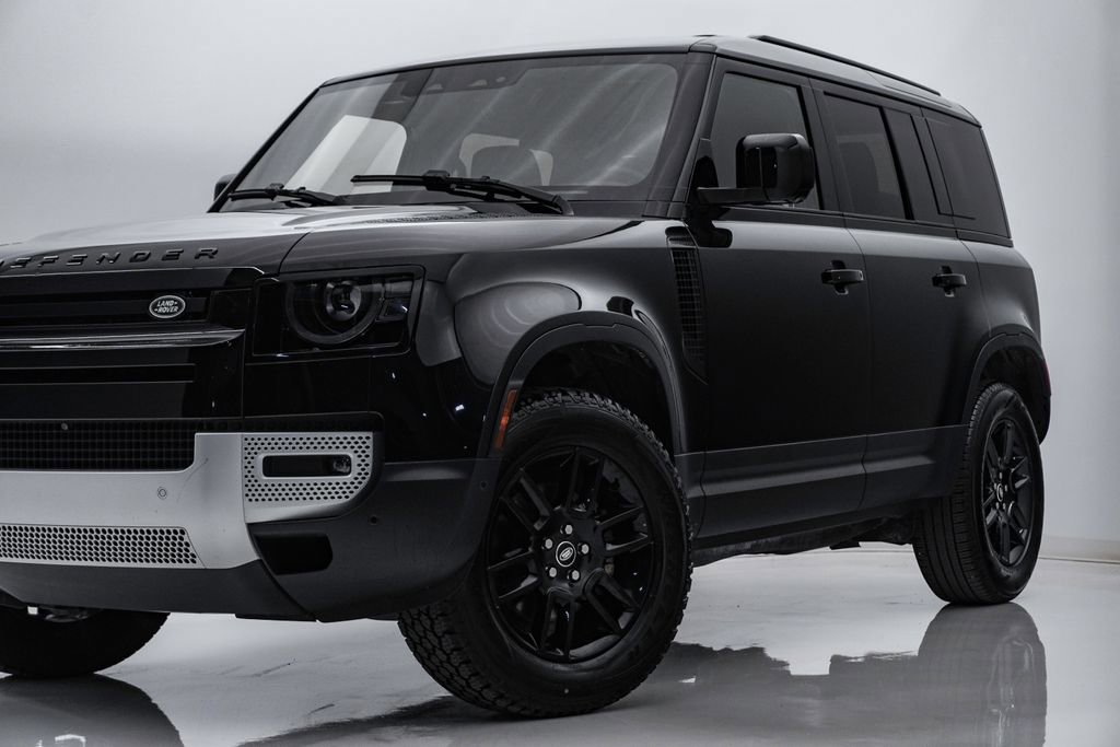 Used 2025 Land Rover Defender 110 S image 2