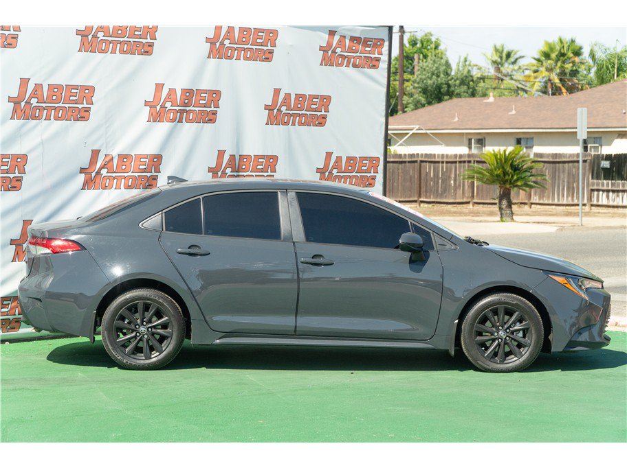 Used 2026 Toyota Corolla LE w/ LE Premium Package FWD image 3
