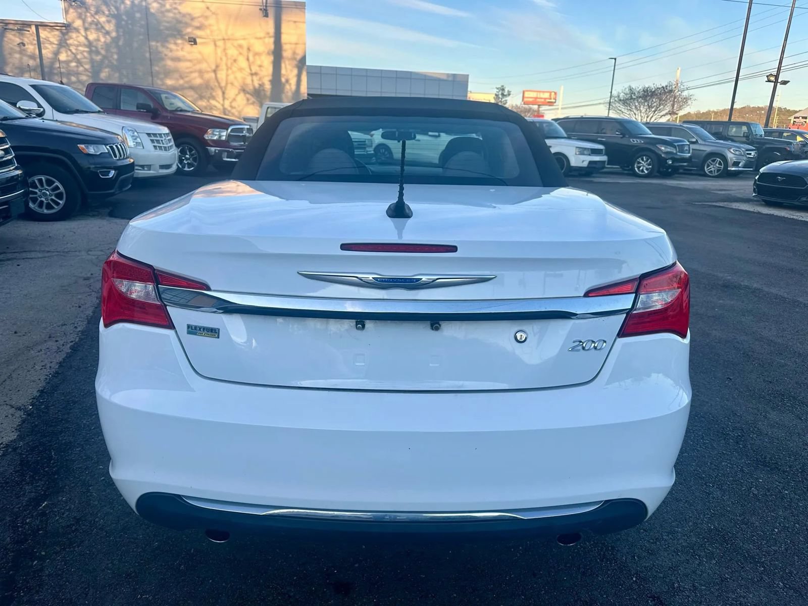 Used 2012 Chrysler 200 Touring FWD image 3