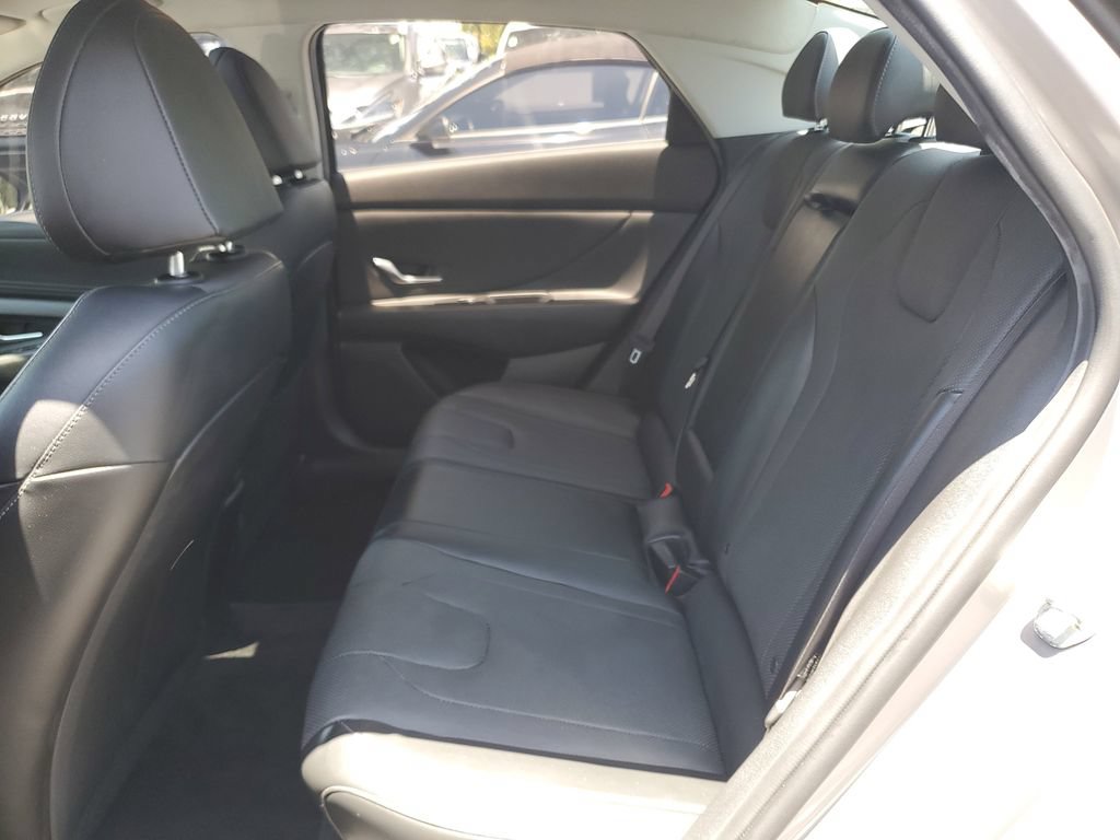 Used 2022 Hyundai Elantra Limited w/ Cargo Package FWD image 13