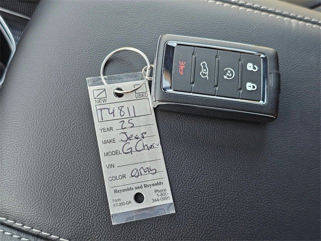 New 2025 Jeep Grand Cherokee L Limited w/ Black Appearance Package image 30