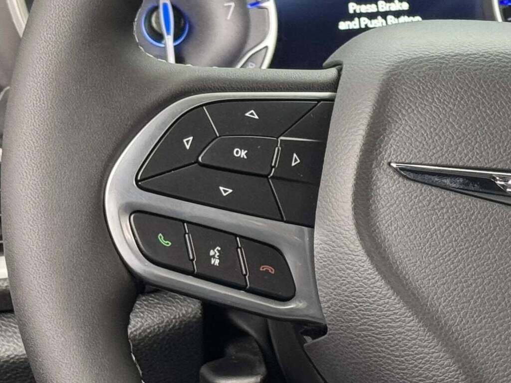 New 2026 Chrysler Pacifica Select image 39