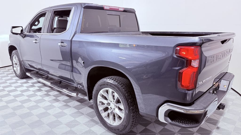 Used 2020 Chevrolet Silverado 1500 LTZ AWD/4WD image 4