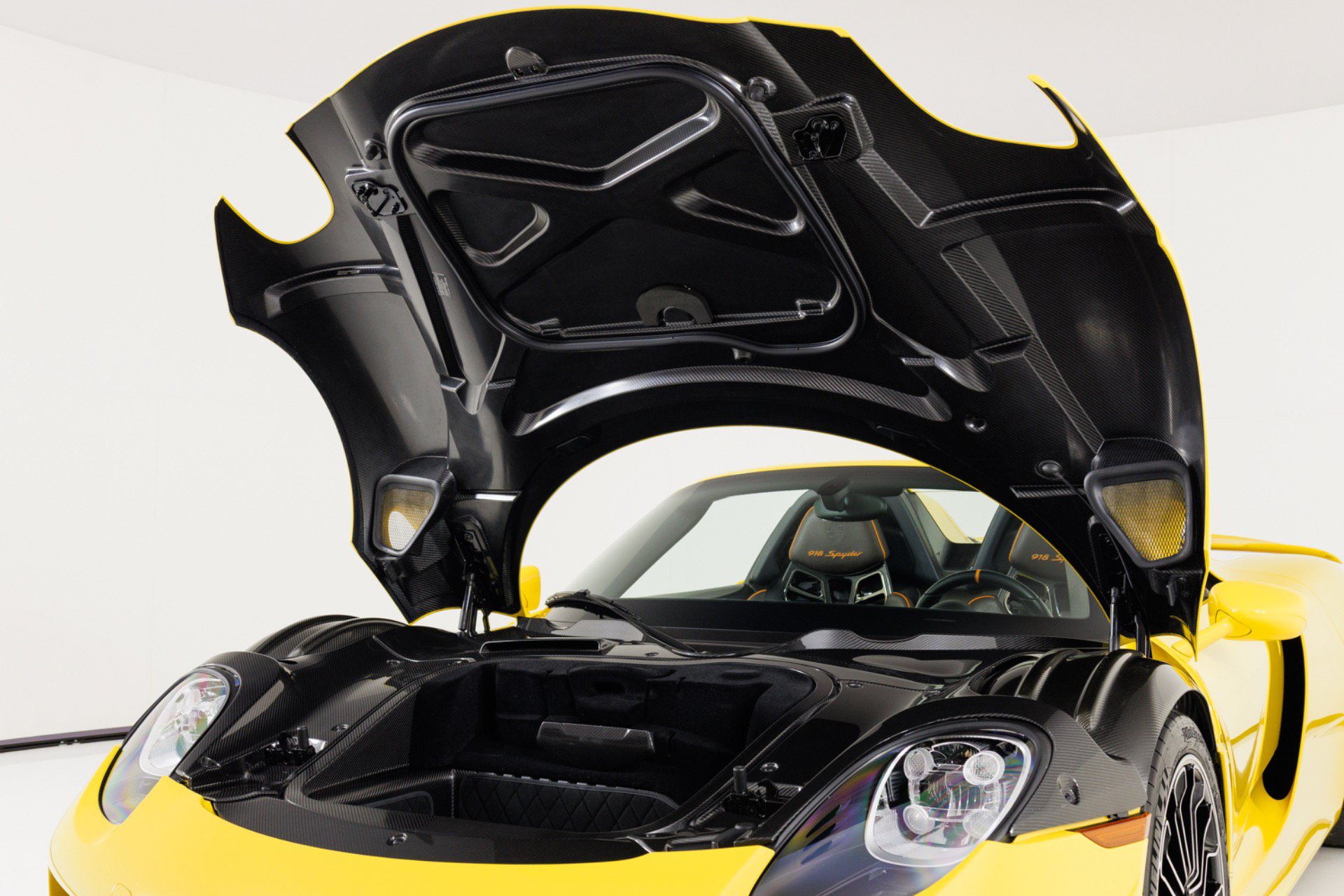 Used 2015 Porsche 918 Spyder AWD/4WD image 46