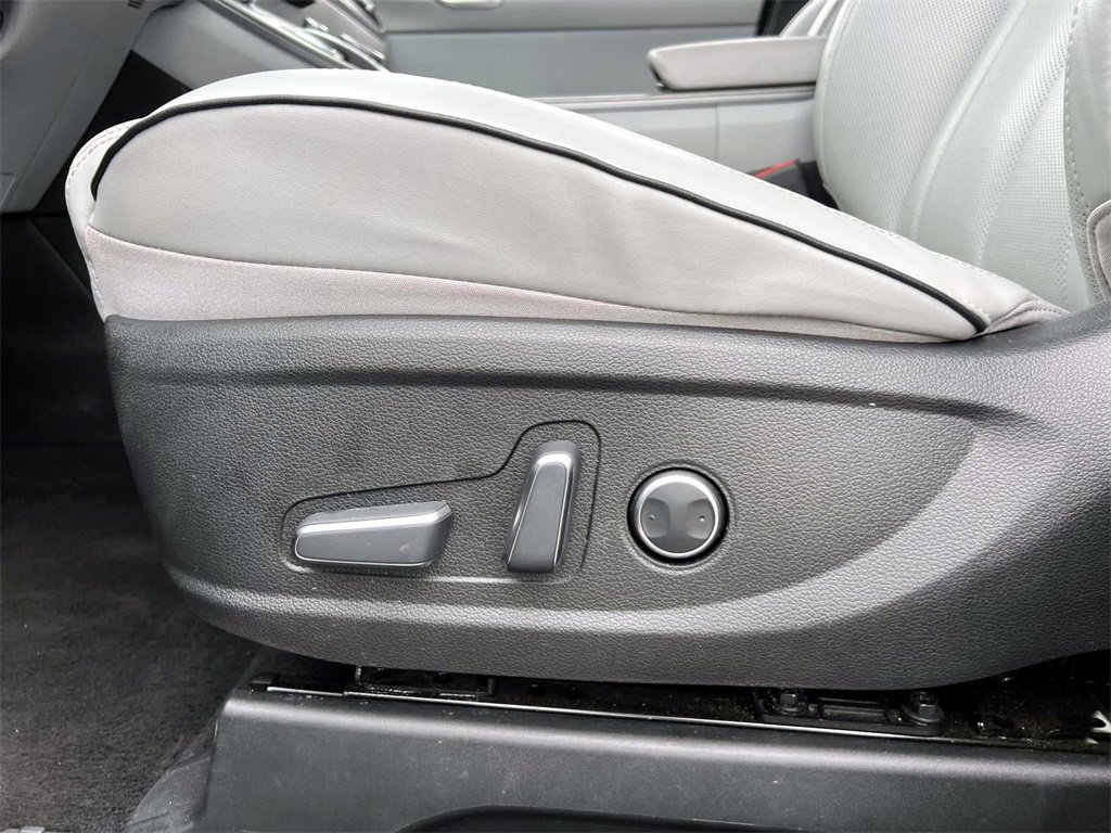 Certified 2023 Hyundai Palisade SEL image 17