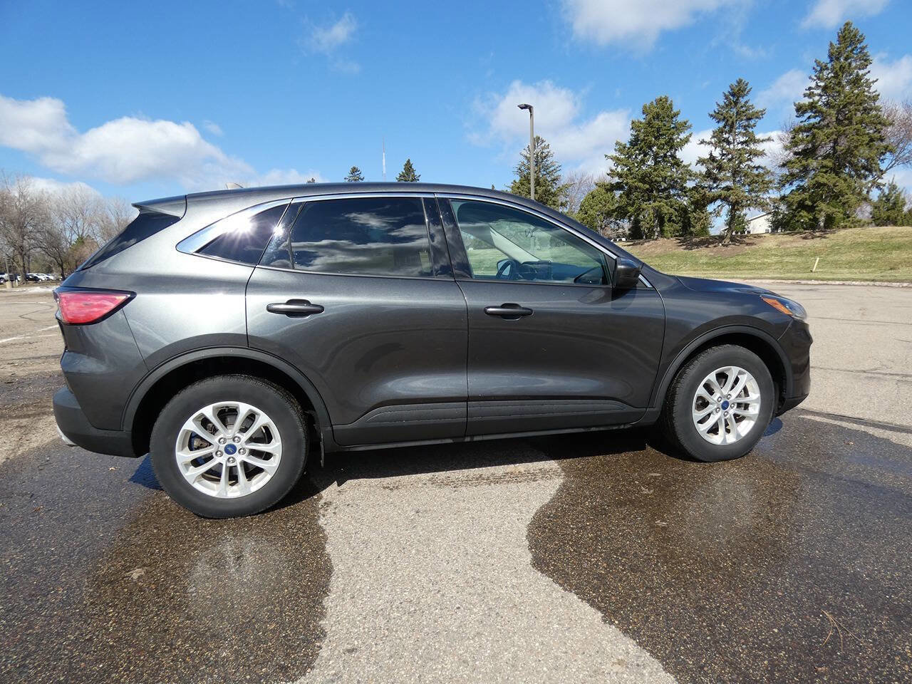 Used 2020 Ford Escape SE image 7