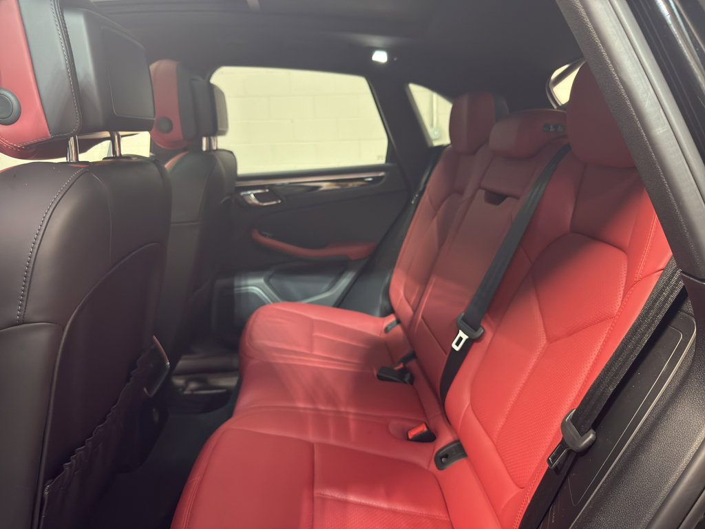 Used 2019 Porsche Macan image 30