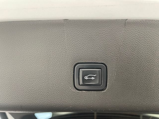 Used 2023 Chevrolet Traverse LT FWD image 47