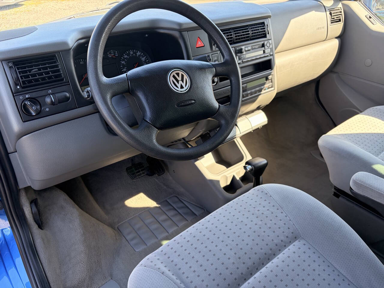 Used 2001 Volkswagen Eurovan FWD image 17