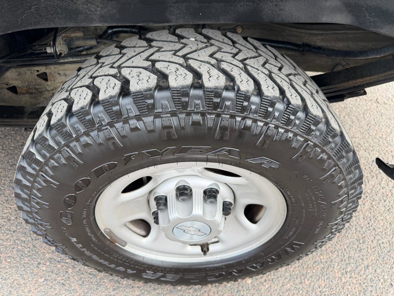 Used 2020 Chevrolet Express 2500 Extended w/ Communications Package image 31