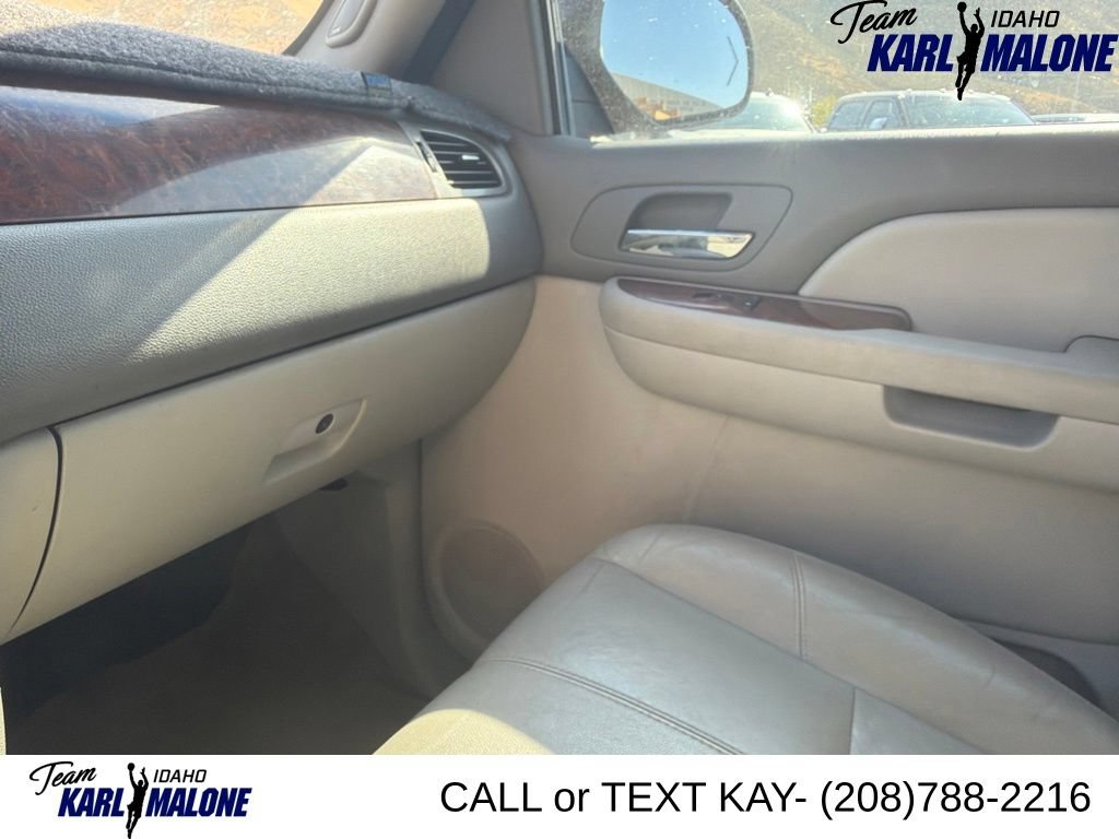 Used 2008 Chevrolet Suburban LT w/ LT Preferred Equipment Group AWD/4WD image 25