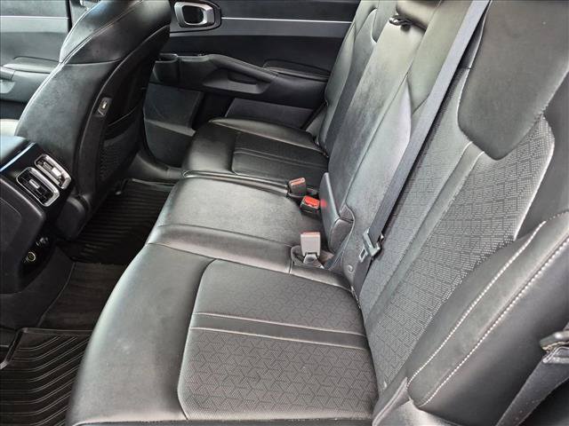 Used 2023 Kia Sorento S FWD image 18