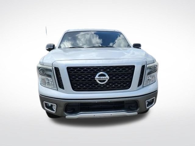 Used 2017 Nissan Titan PRO-4X AWD/4WD image 2