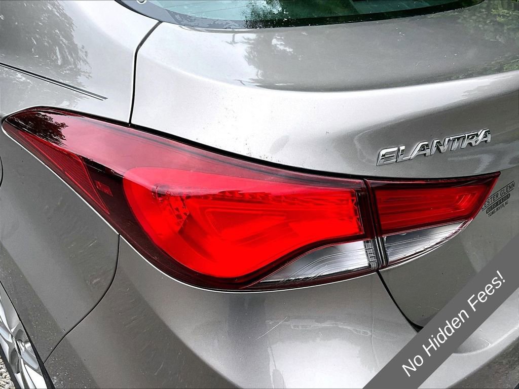 Used 2015 Hyundai Elantra SE w/ Option Group 03 FWD image 21
