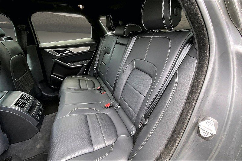 Used 2024 Jaguar F-PACE R-Dynamic S AWD/4WD image 23