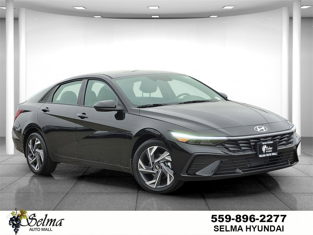 New 2025 Hyundai Elantra Sport image 1