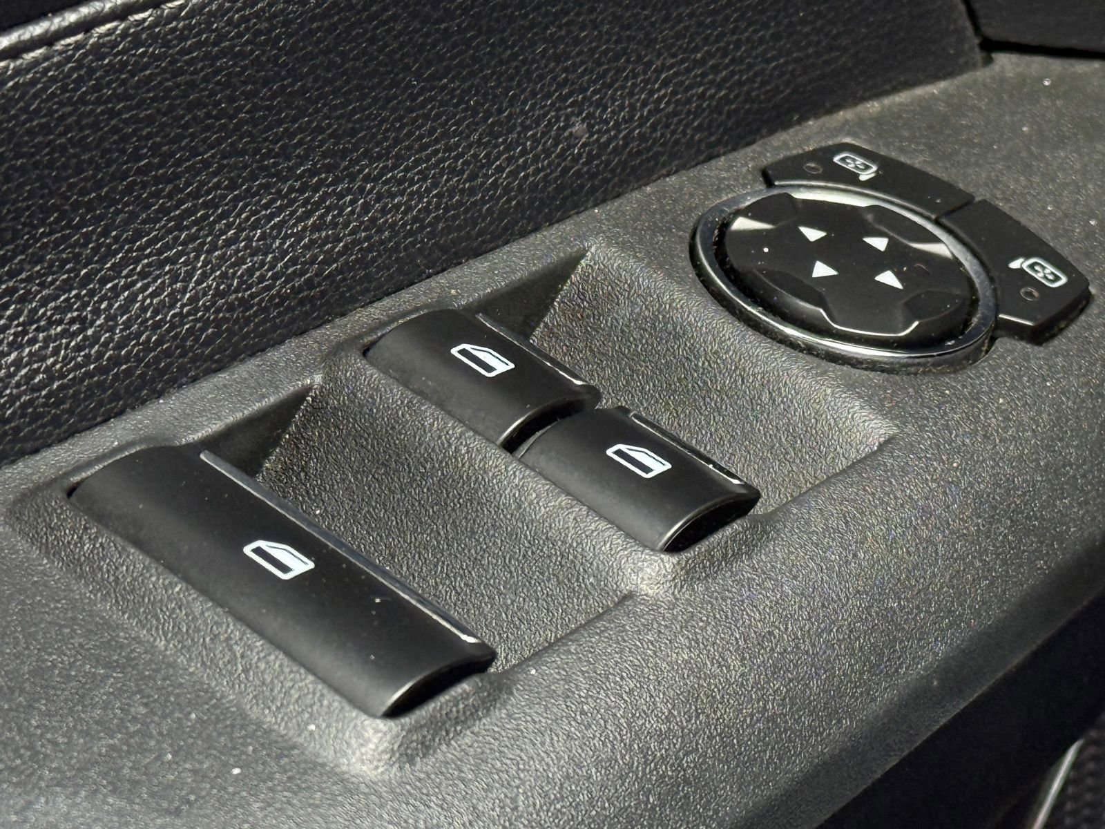 Used 2017 Ford Mustang Premium RWD image 29