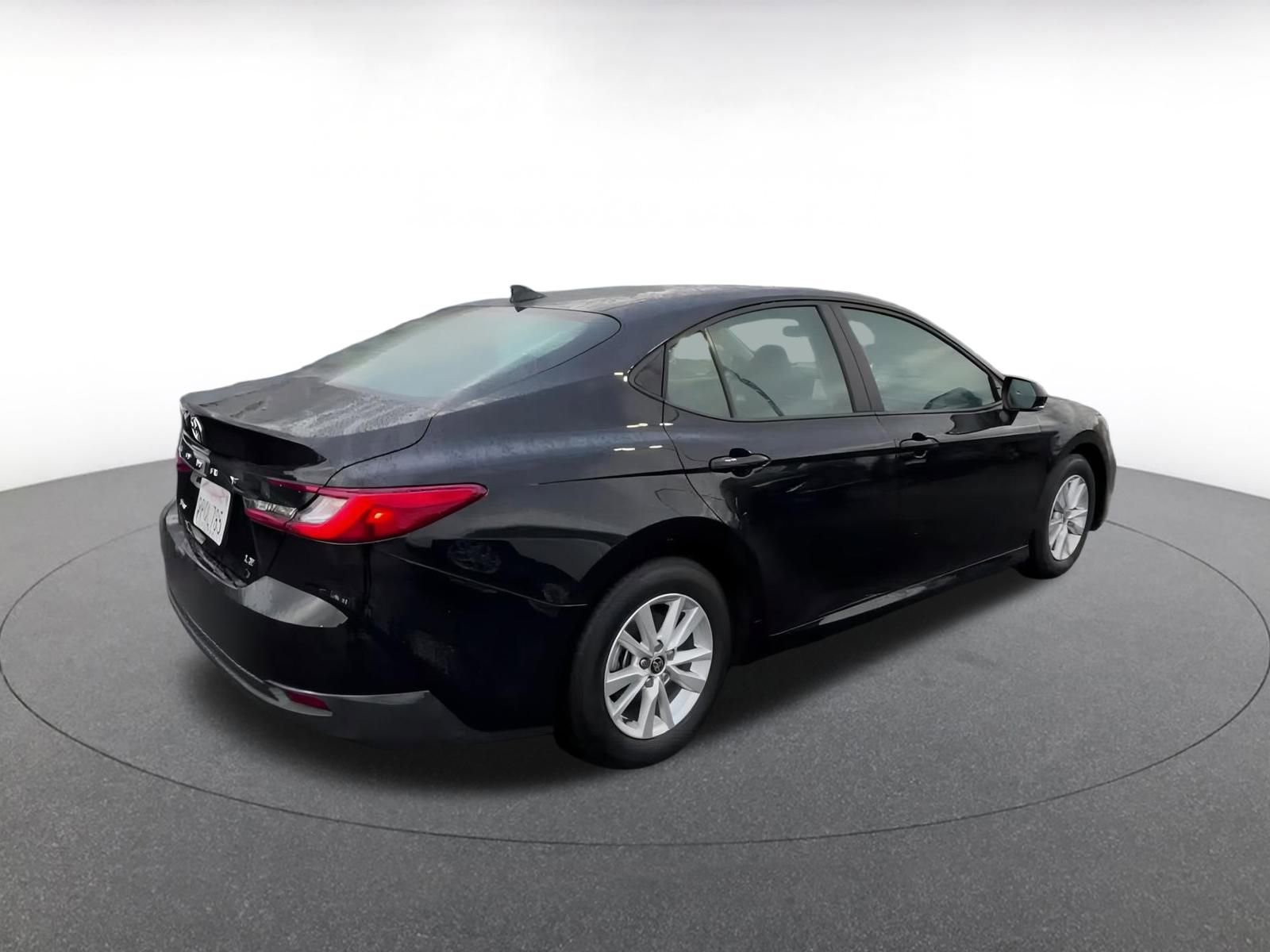 Used 2025 Toyota Camry LE image 14