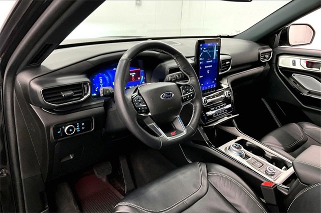 Used 2023 Ford Explorer ST w/ Technology Package image 13