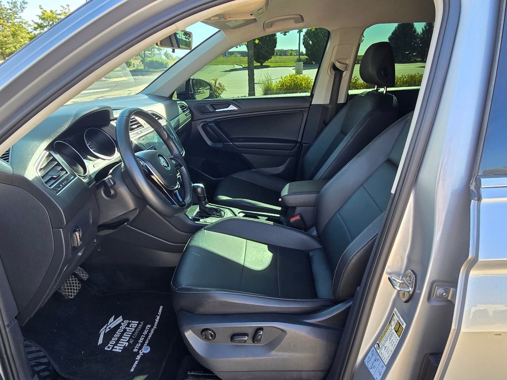 Used 2020 Volkswagen Tiguan SEL AWD/4WD image 13