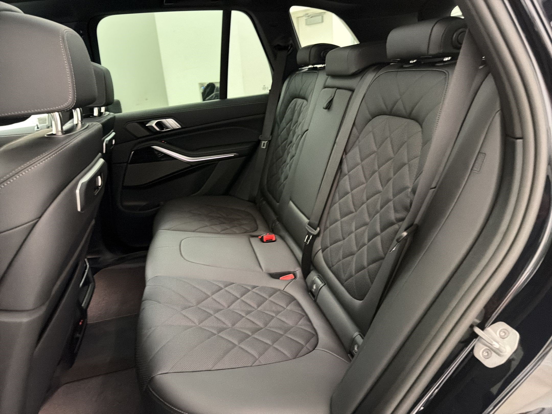 New 2026 BMW X5 xDrive50e w/ M Sport Package AWD/4WD image 15