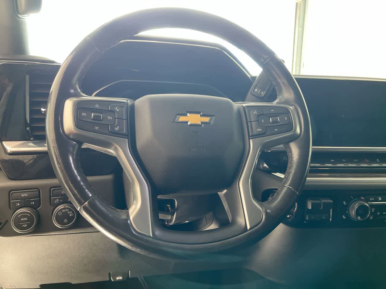 Used 2022 Chevrolet Silverado 1500 LT w/ Convenience Package II AWD/4WD image 14
