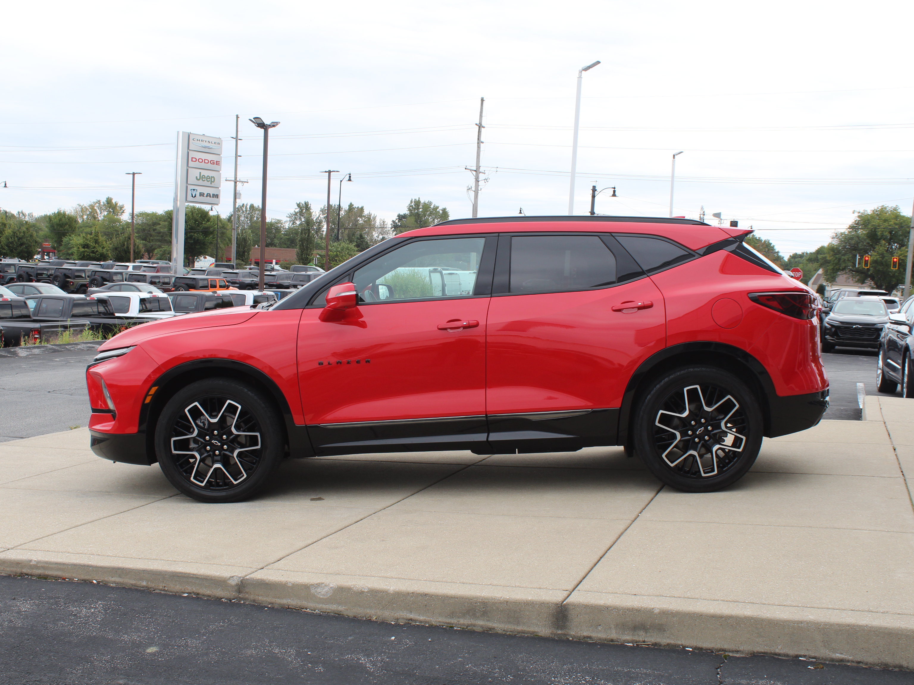 Used 2023 Chevrolet Blazer RS w/ Driver Confidence II Package AWD/4WD image 9