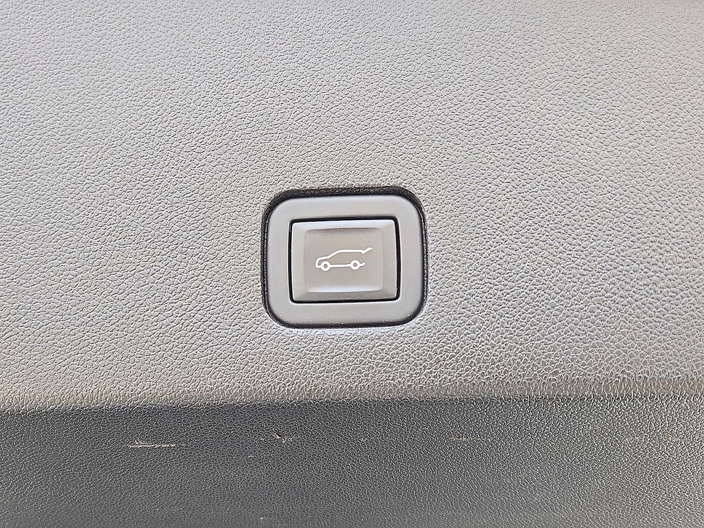 Used 2023 Cadillac XT6 Premium Luxury FWD image 16
