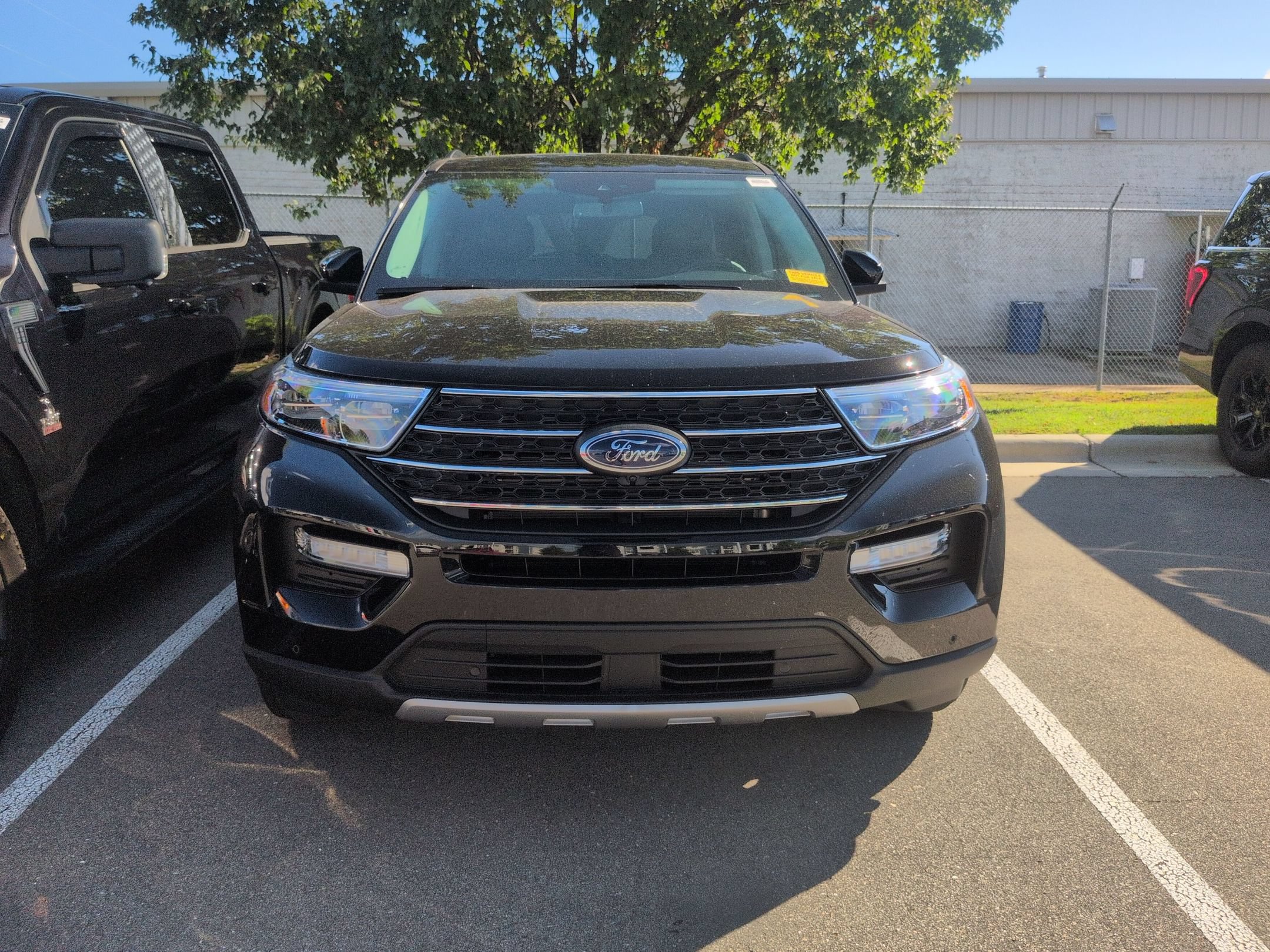 Certified 2024 Ford Explorer XLT w/ Equipment Group 202A AWD/4WD image 3