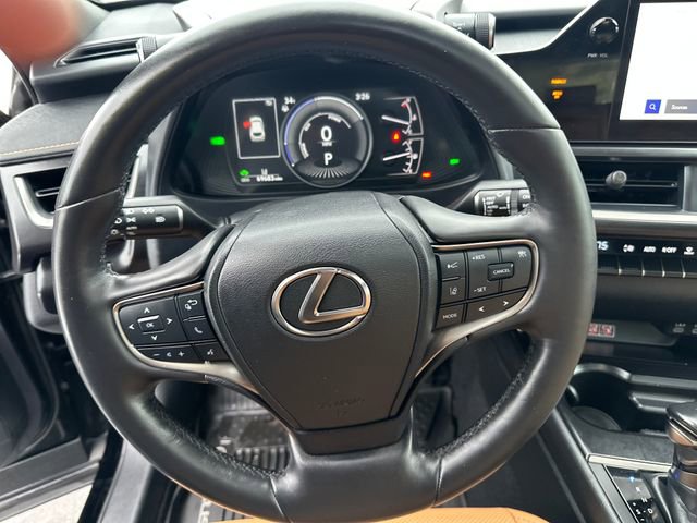 Used 2024 Lexus UX 250h AWD w/ Premium Package image 13