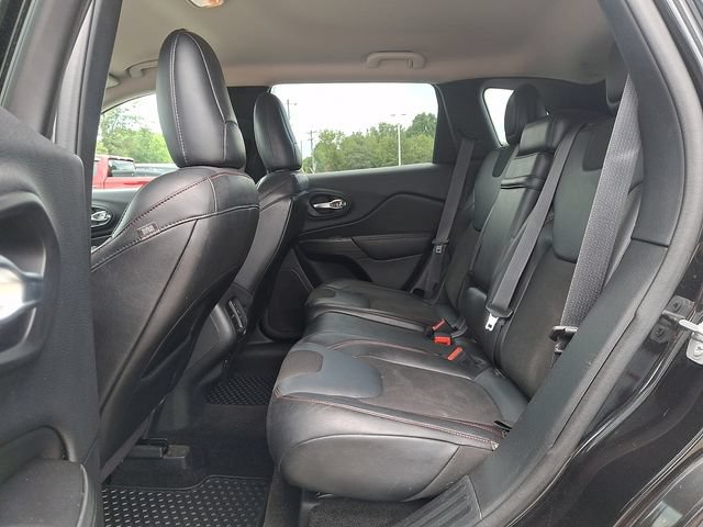 Used 2015 Jeep Cherokee Trailhawk w/ Trailer Tow Group AWD/4WD image 10