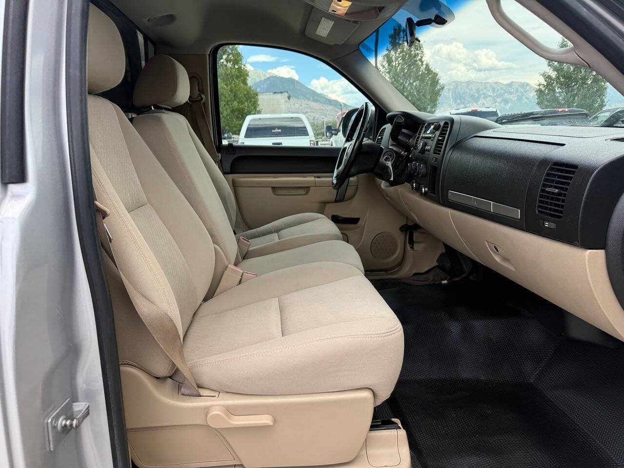 Used 2010 GMC Sierra 2500 SLE AWD/4WD image 19
