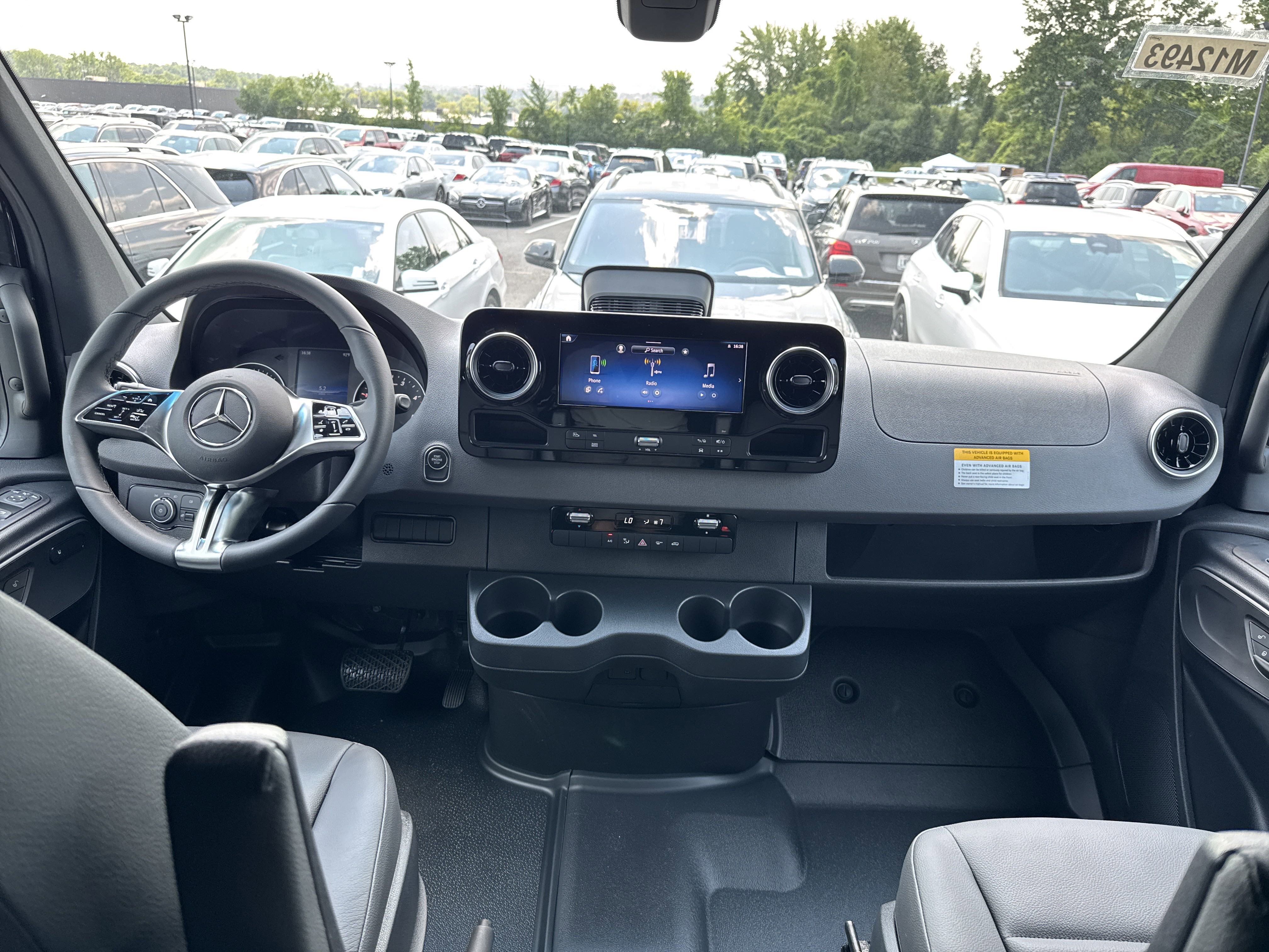 New 2025 Mercedes-Benz Sprinter 2500 image 10