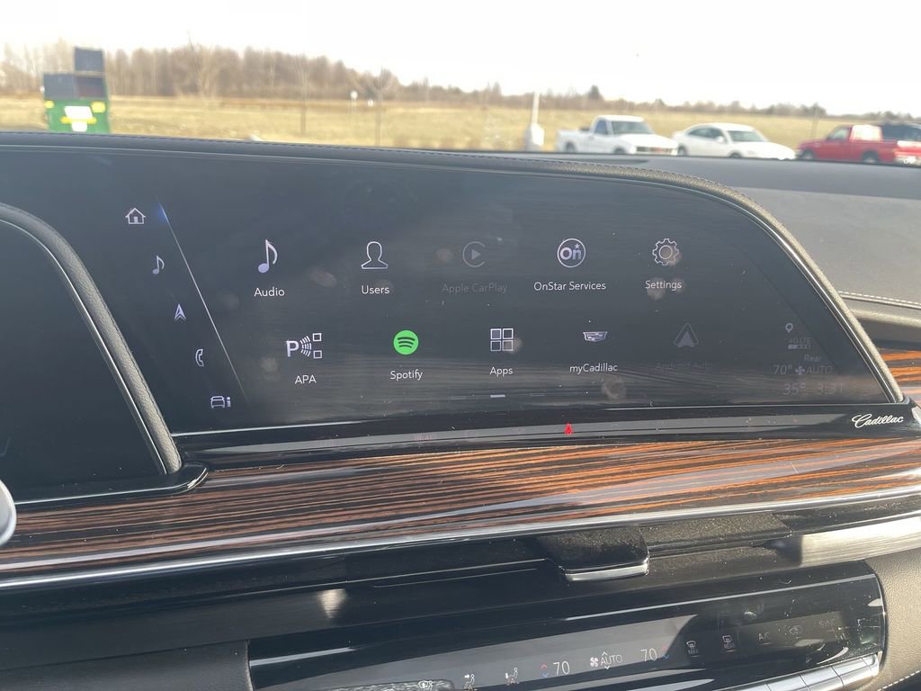 Used 2024 Cadillac Escalade Premium Luxury image 16