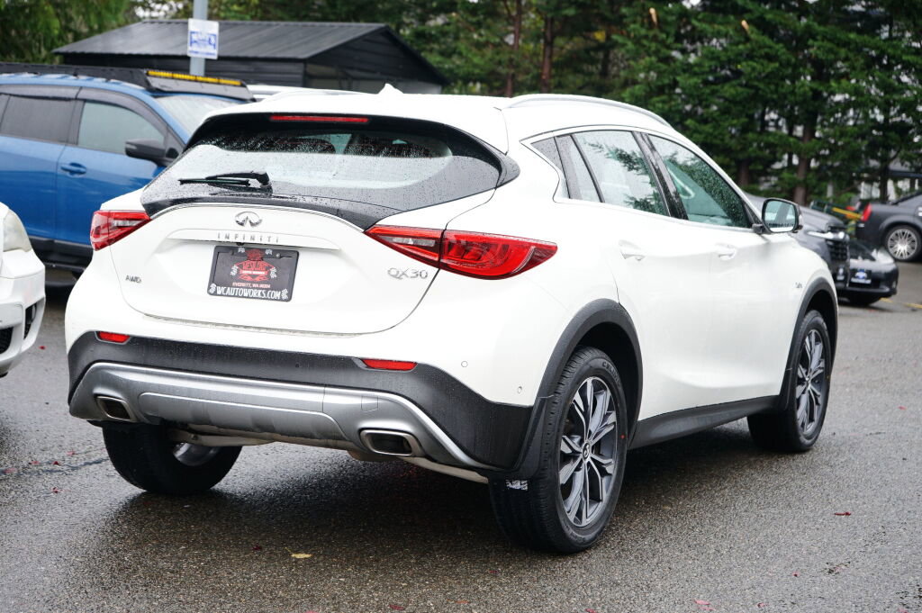 Used 2018 INFINITI QX30 Premium w/ Technology Package image 5