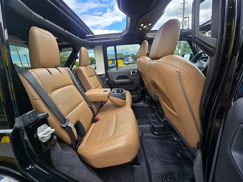Used 2021 Jeep Wrangler Unlimited Sahara AWD/4WD image 17