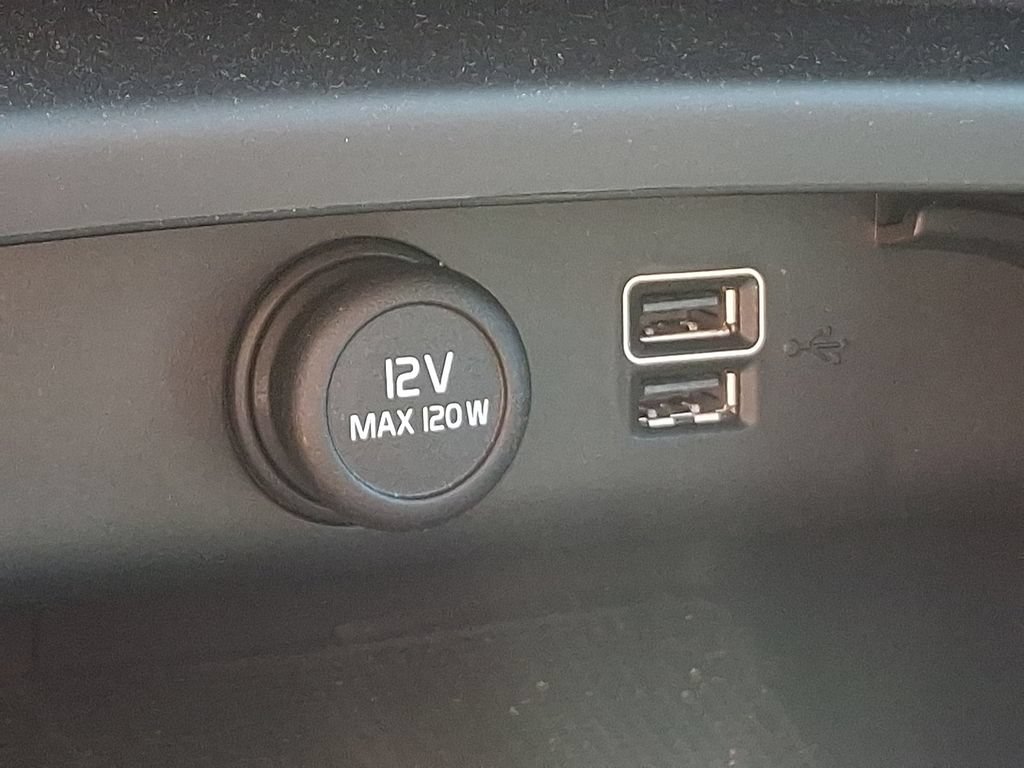 Used 2021 Volvo XC40 T5 Inscription w/ Climate Package AWD/4WD image 26